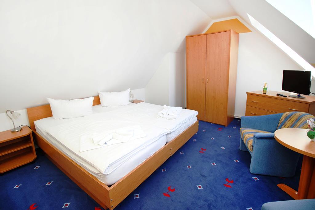 Hotel Pension Kirschstein Wolgast Eksteriør billede